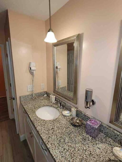 הילטון הד איילנד Elegant 2-Bedroom Pet-Friendly Villa W 2 Parking Spaces מראה חיצוני תמונה