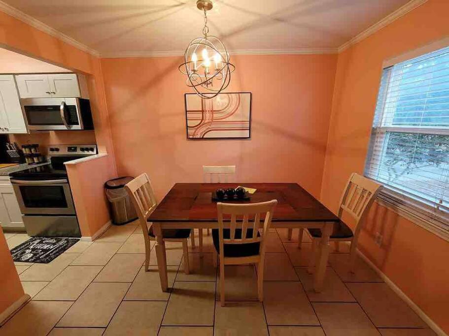 הילטון הד איילנד Elegant 2-Bedroom Pet-Friendly Villa W 2 Parking Spaces מראה חיצוני תמונה