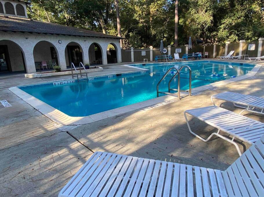 הילטון הד איילנד Elegant 2-Bedroom Pet-Friendly Villa W 2 Parking Spaces מראה חיצוני תמונה