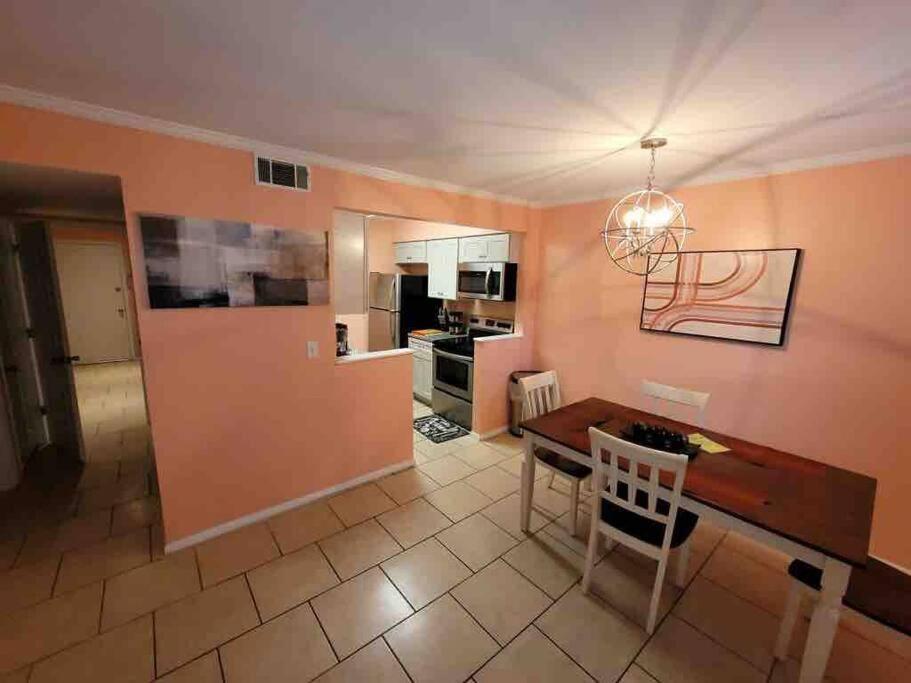 הילטון הד איילנד Elegant 2-Bedroom Pet-Friendly Villa W 2 Parking Spaces מראה חיצוני תמונה